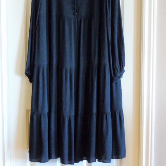 LOFT Dress Black Tiered Small Tall New Never Worn - Picture 4 of 9